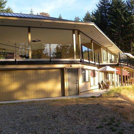 Collins House B And B Ganges Bagian luar foto