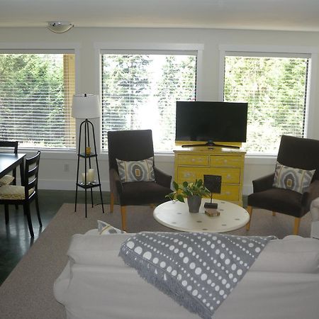 Collins House B And B Ganges Bagian luar foto