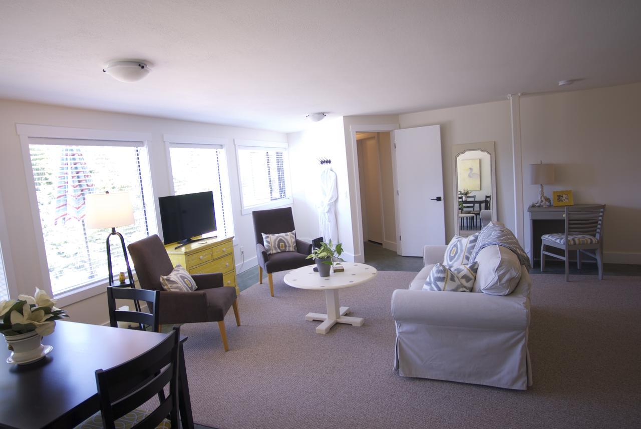 Collins House B And B Ganges Bagian luar foto