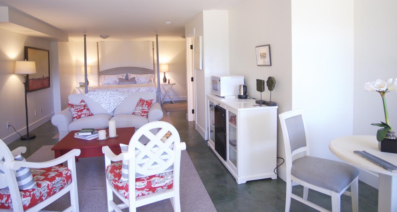 Collins House B And B Ganges Bagian luar foto
