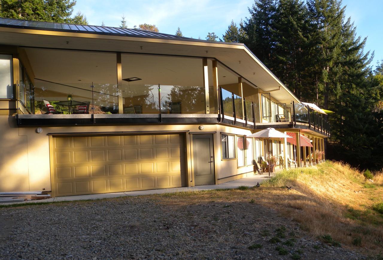 Collins House B And B Ganges Bagian luar foto