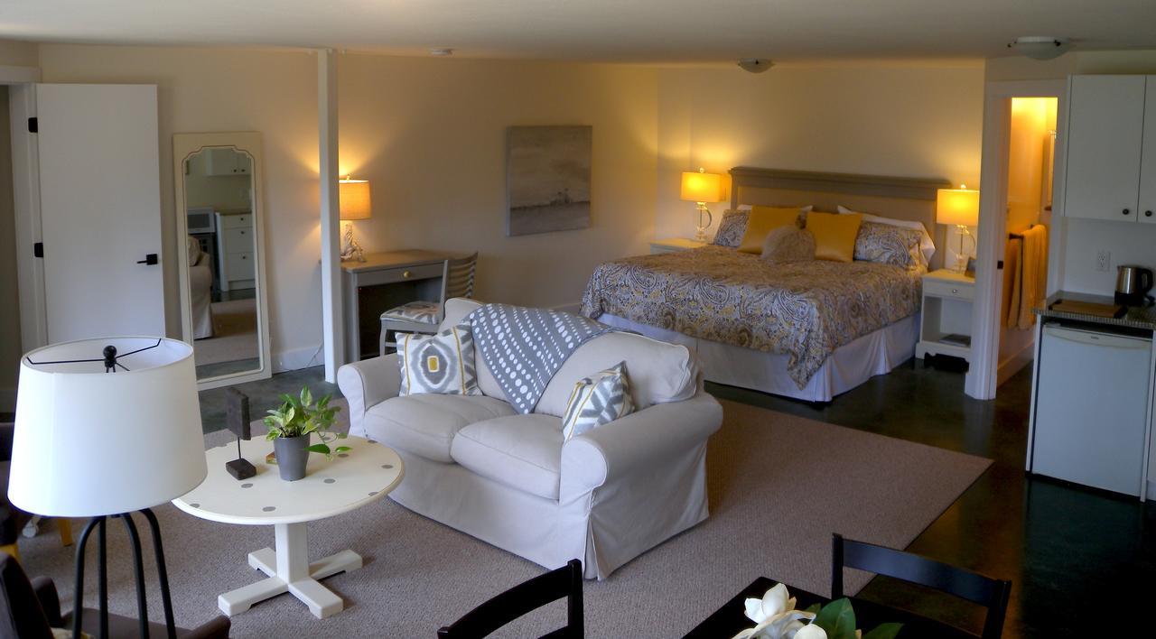 Collins House B And B Ganges Bagian luar foto